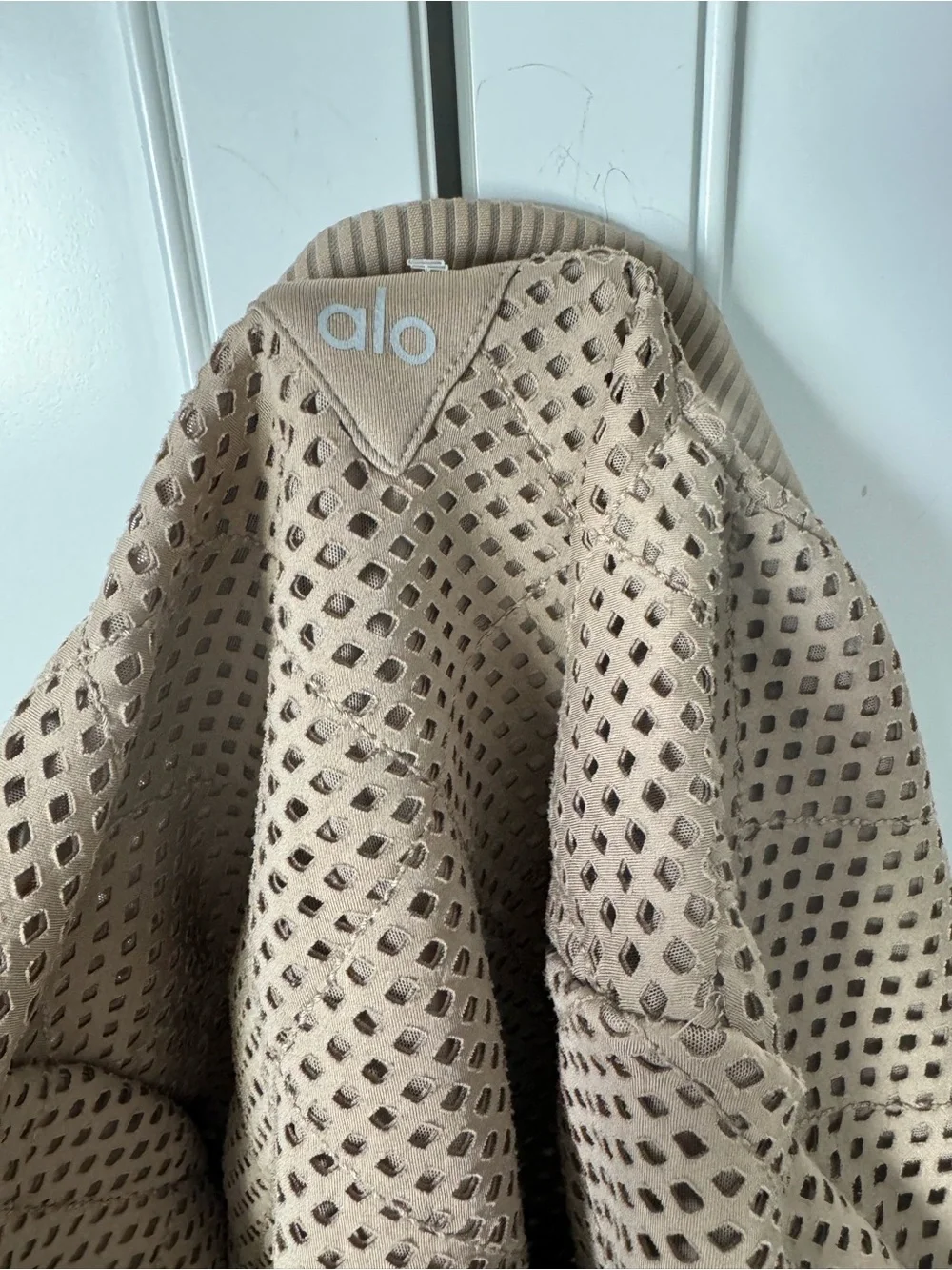 ALO Yoga Myth Bomber Jacket in color Tan size XS
